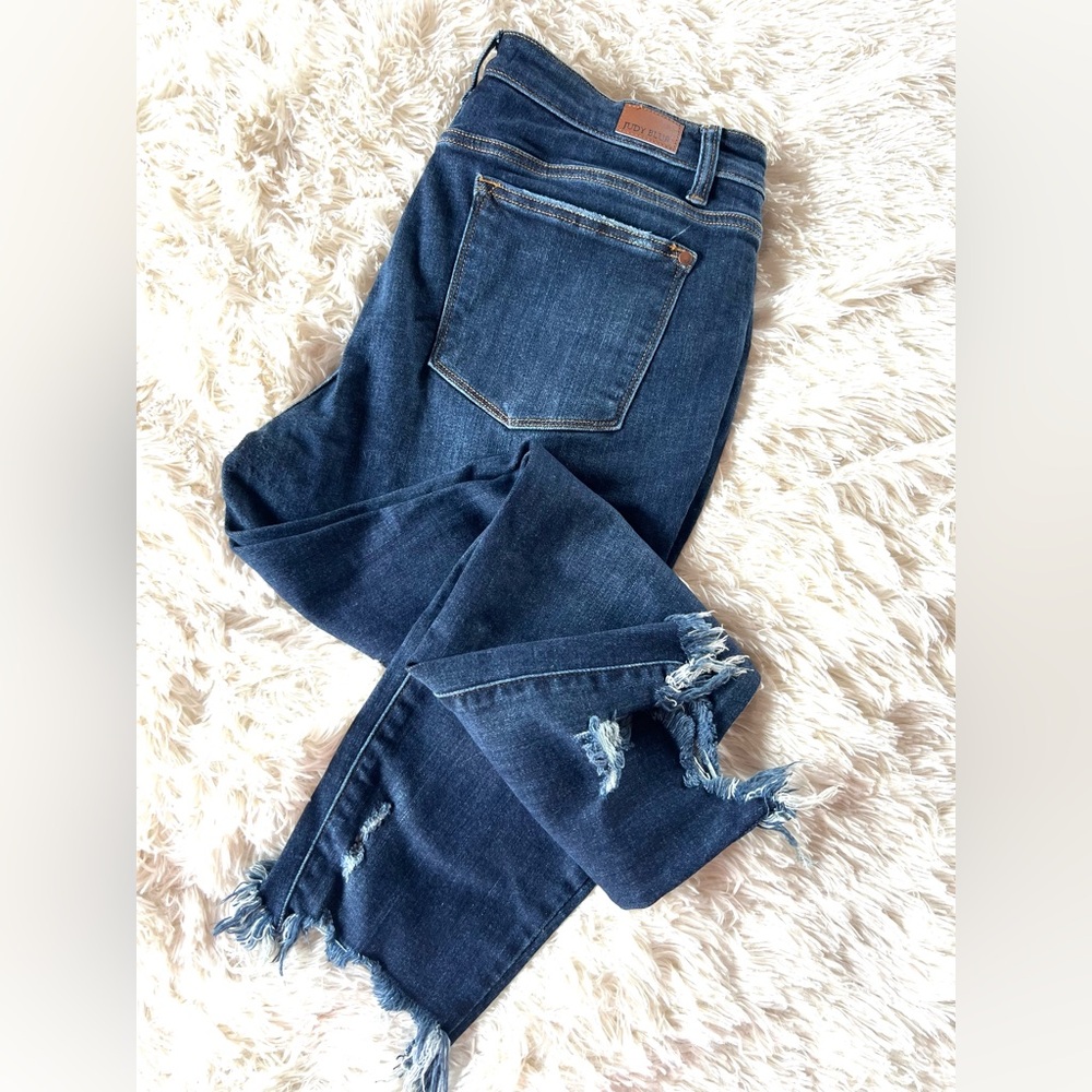 Judy Blue Dark Blue Frayed Hem Ankle Jeans